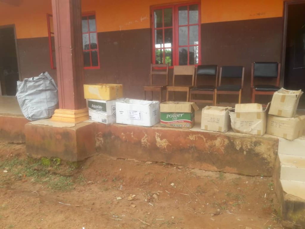 Ohirenuan Donates Instructional Materials To Avbiosi Grammar School