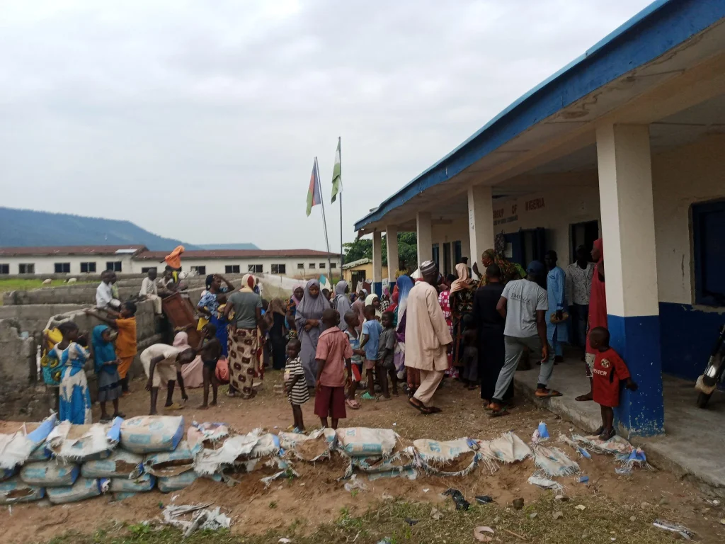 Kogi Flood: Victims Turn Beggars, Accuse Govt Officials Of Diverting Relief Materials