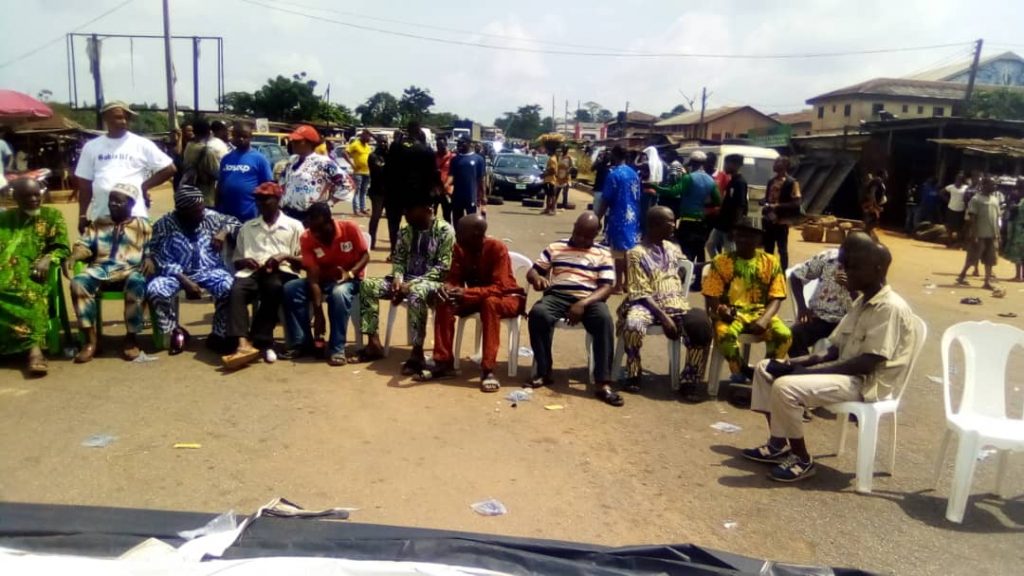 Communities Protest Over Failed Teboga Road, Gives Obaseki 30 Days Ultimatum