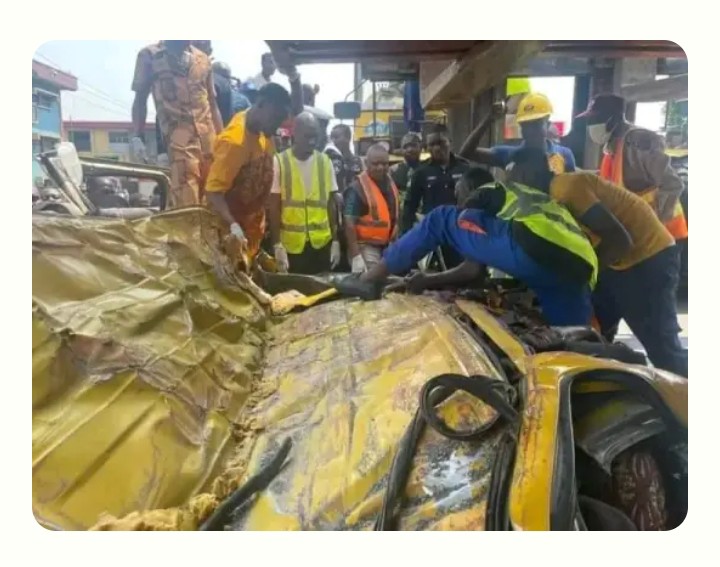 Eight Lost Their Lives After Truck Fell On Bus In Lagos