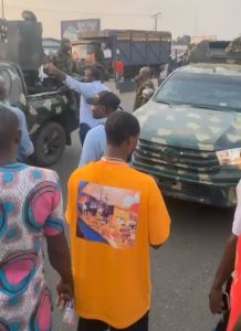 Uniben Students Barricade Ugbowo-Lagos Road Over Soldier’s Humiliation of Student For Wearing Camouflage