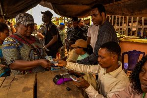 Cash Crunch: Edo Residents Hail Obaseki’s Intervention As CBN Begins Cash disbursements In Markets, Others