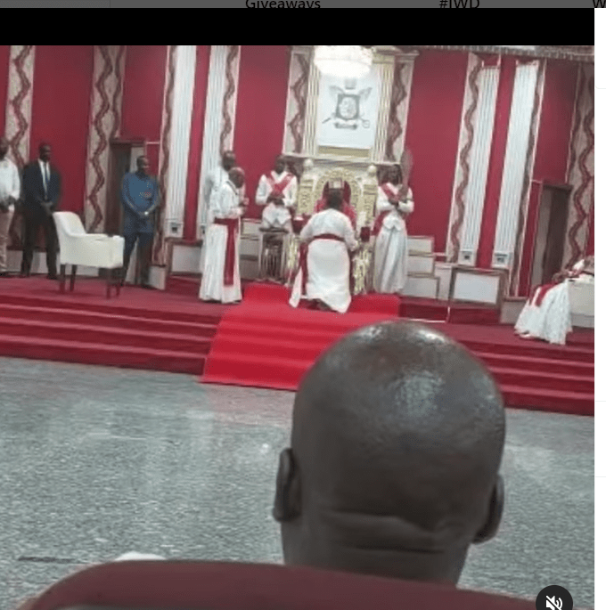 New Twist In Ologbotsere Dispute As Ayiri Says He Submitted Fake Beads To Olu Of Warri