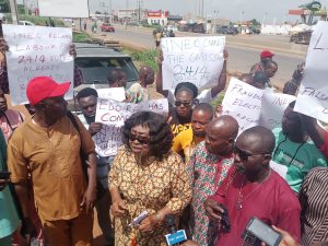 EDO SUPPLEMENTARY ELECTION: LP  Candidate Elizabeth  Ativie, Supporters Protest Surcharging  Of Orhionmwon/Uhunwonde House Of Reps Votes