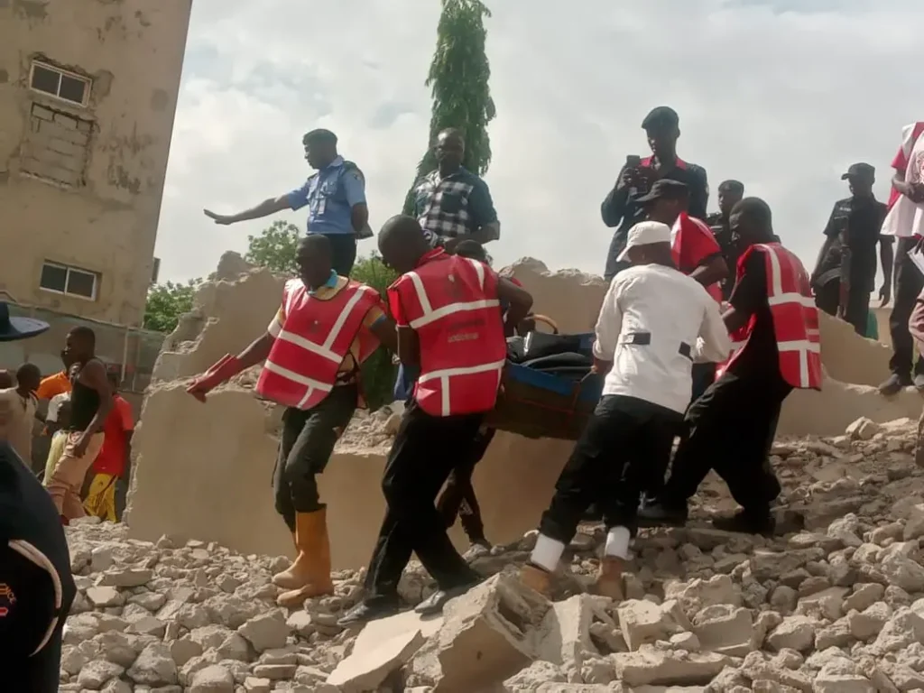 Demolished Kano Hotel: Thieves Trapped Under Rubble