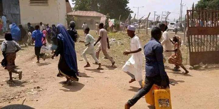 BREAKING: Adamawa Youths Go On Rampage, Loot Govt Grain Stores, Private Shows Amid Hardship