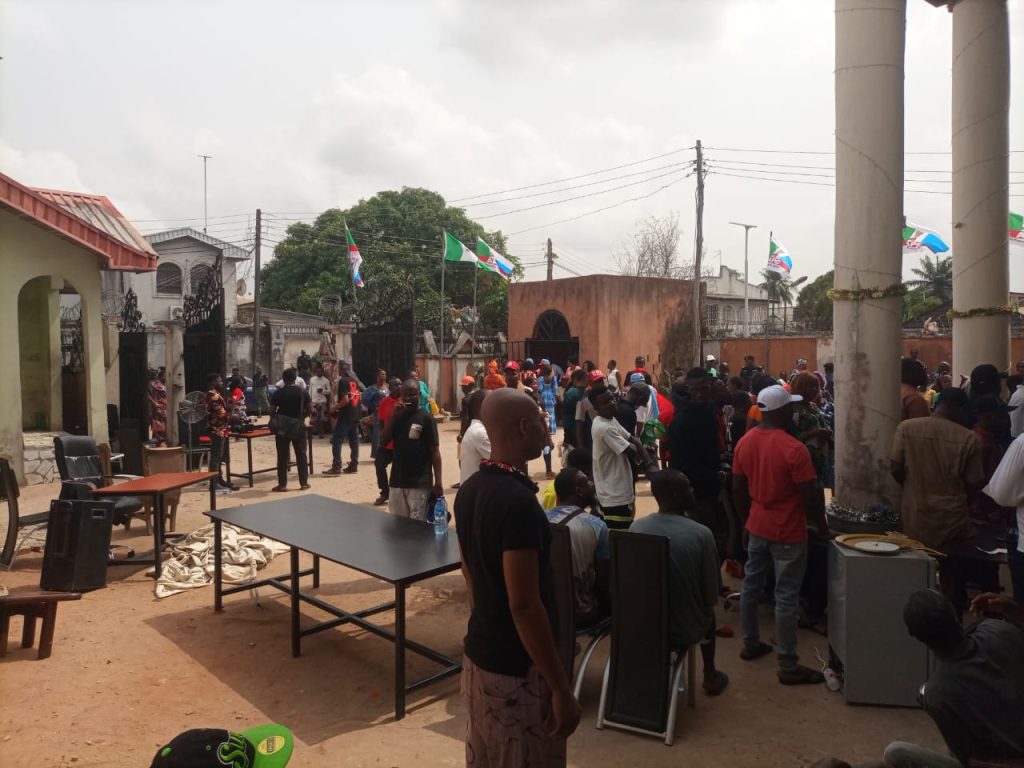 Edo Guber: Angry APC Youths Chased Out SWC Members From Office Over Primary