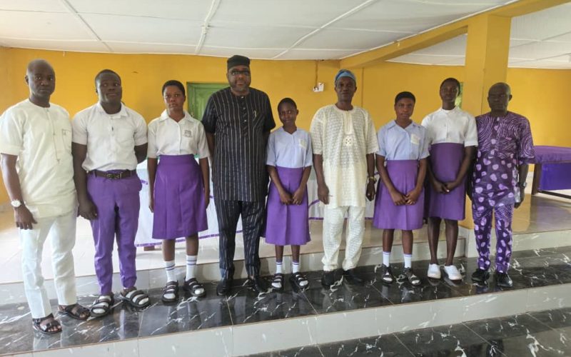 Philanthropist Offers Scholarship to Students in Ekiti