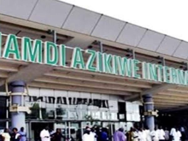 One Collapses At Abuja Airport As Sisters Fight After Missing NG Eagle Flight One Collapses At Abuja Airport As Sisters Fight After Missing NG Eagle Flight