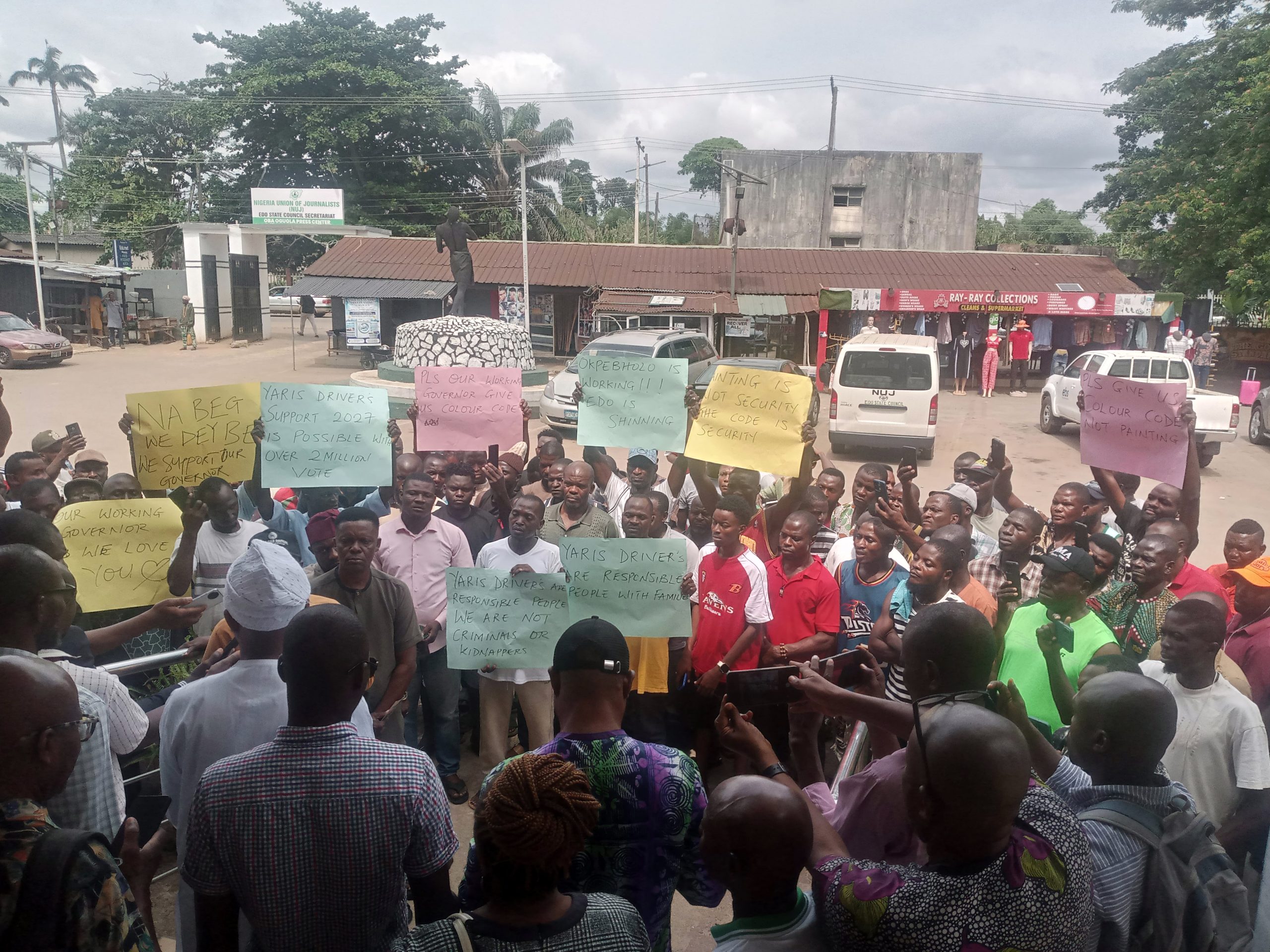 Yaris Cab Drivers Protest Mandatory Painting of Car to State Colour Code In Edo