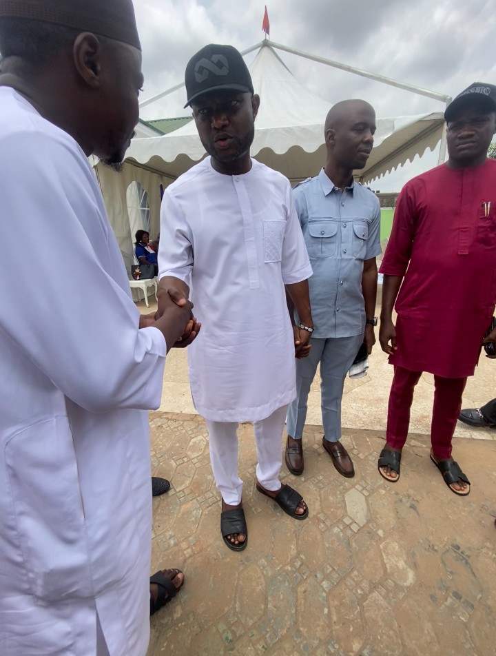 Goldwater Global Telecoms, Uniben Students Extend Condolences to Dep Gov Idahosa Over Mother’s Death