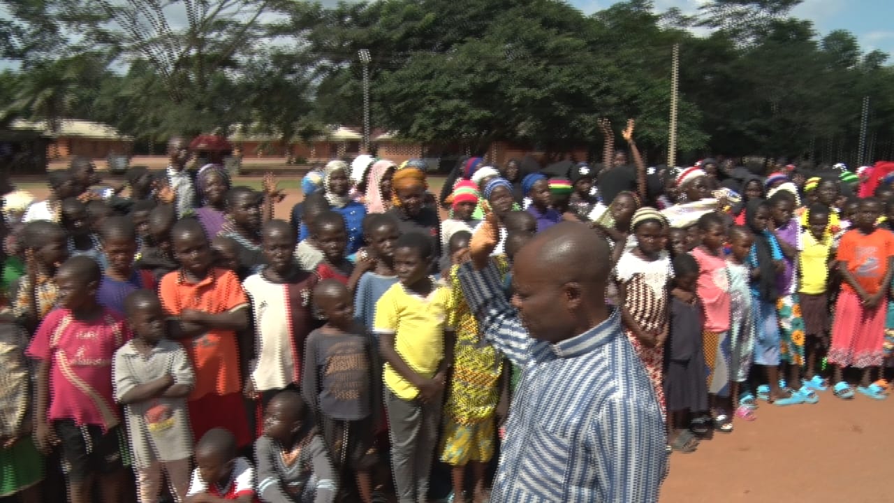 Edo Govt House Chaplain Donates Educational Materials To IDP Camp, Uhogua