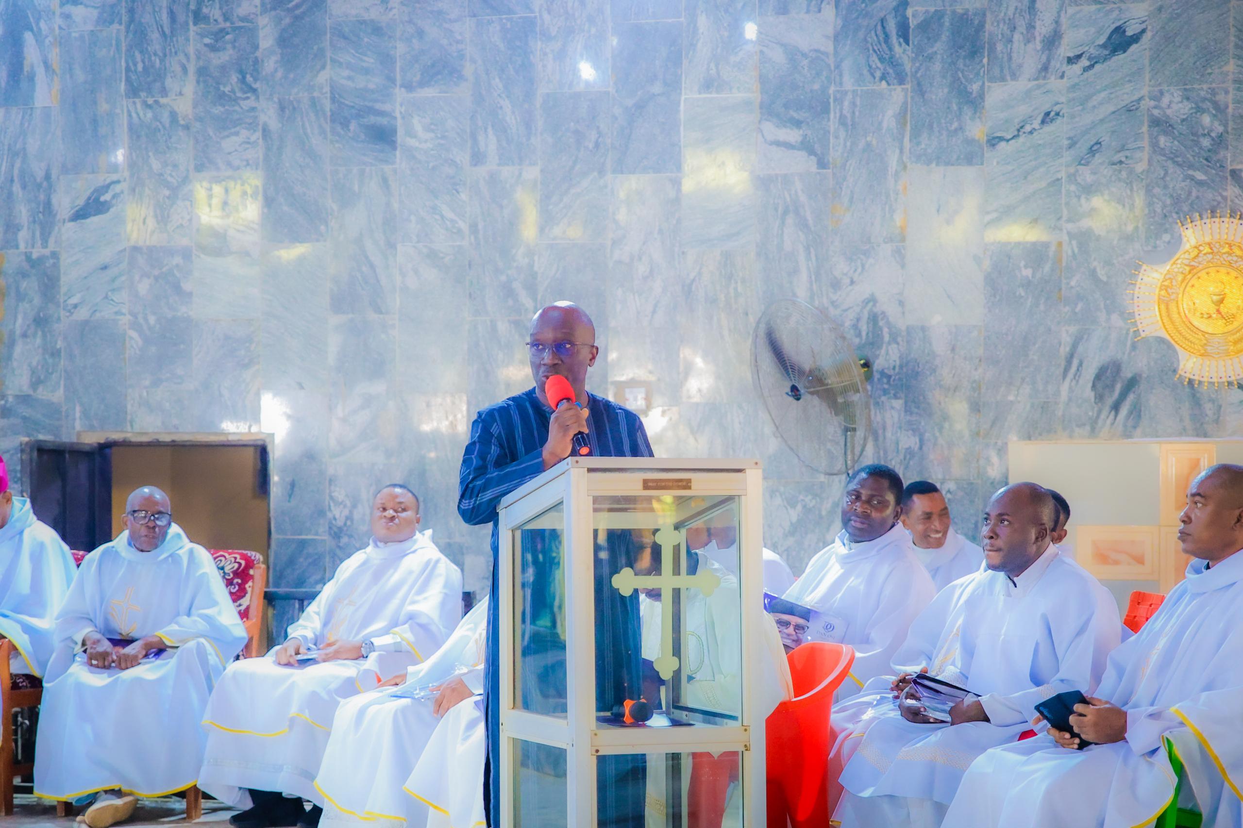 Gov Okpebholo Urges Nigerians to Live Selfless Lives at Orbih’s Funeral