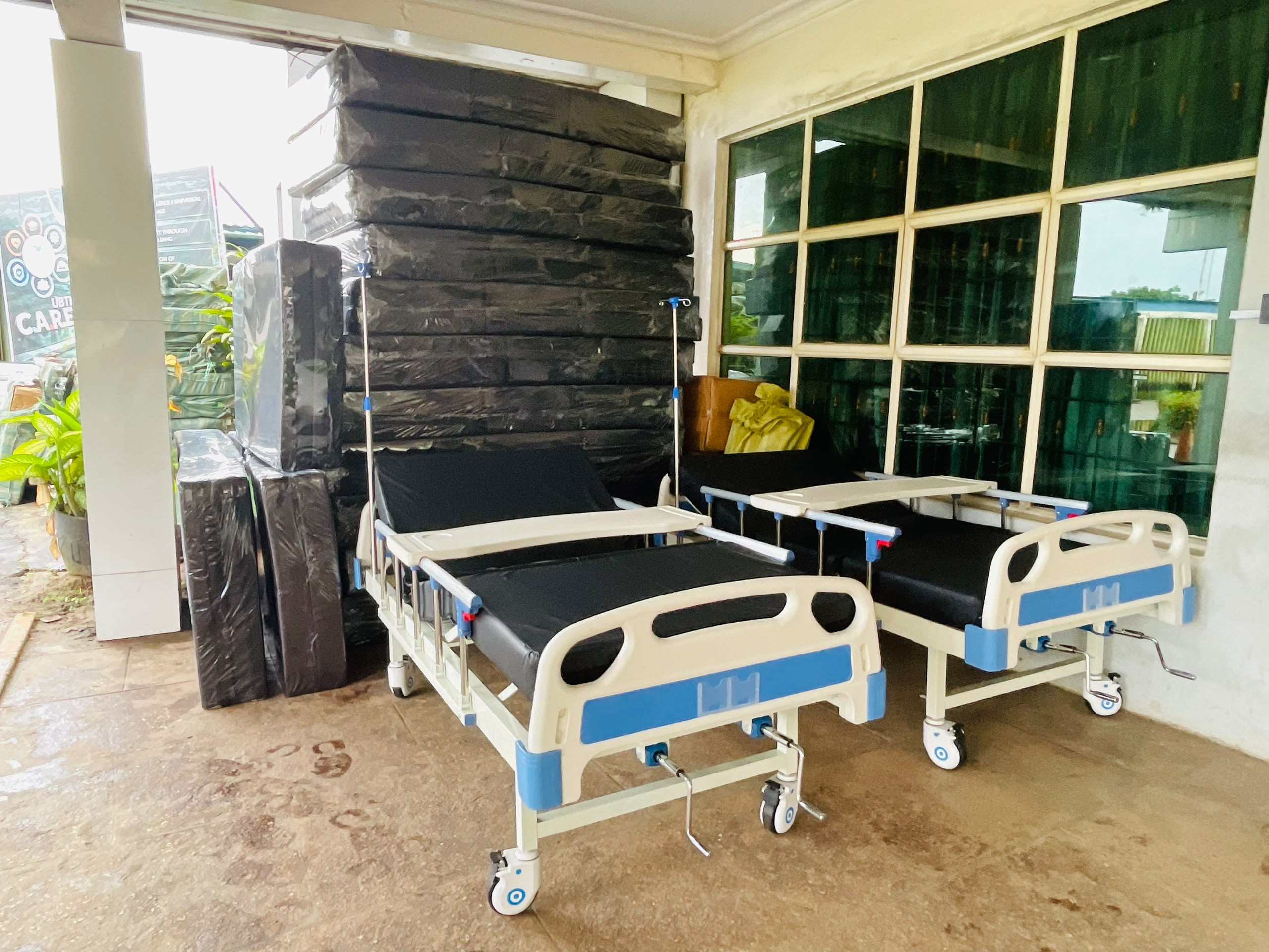 Philanthropist Donates 30 Hospital Beds to UBTH, Commends Ize-Iyamu