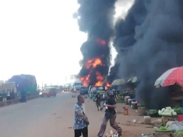 Scores Feared Dead As Petroleum Tanker Overturned In Edo