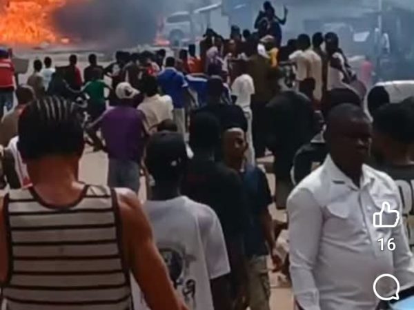 Two Tankers Explode, About 30 Vehicles Reportedly Burnt As Fire Ravages Neighbouring Buildings In Agbor